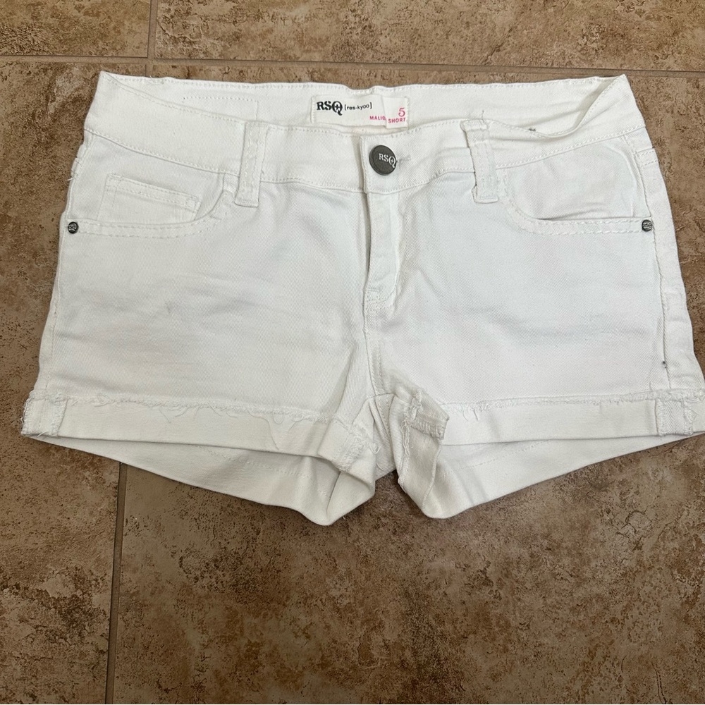 women’s shorts (white)